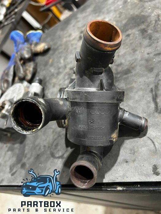 Термостат с тяло VW Golf VI 2012 1.6 TDI