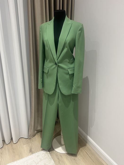 Costum verde Zara