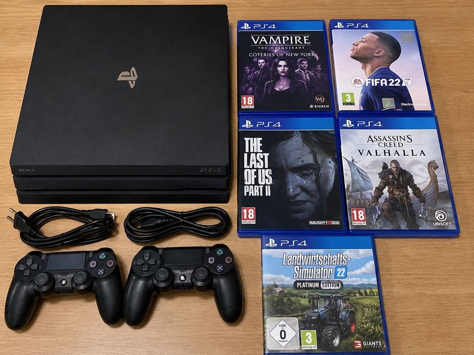 PS4 Pro 1TB + 2 controllere + jocuri (FIFA 22) – stare foarte bună