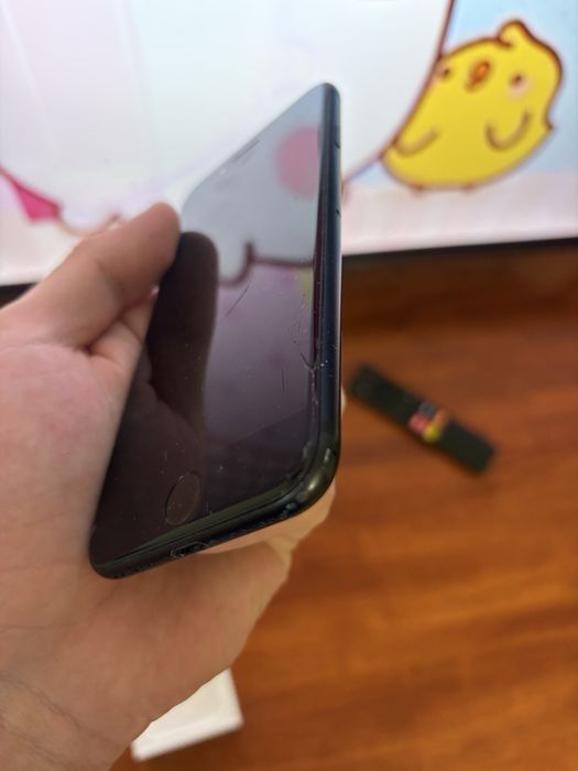 Продам Iphone se 2020