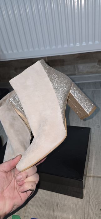 Botine mărimea 39