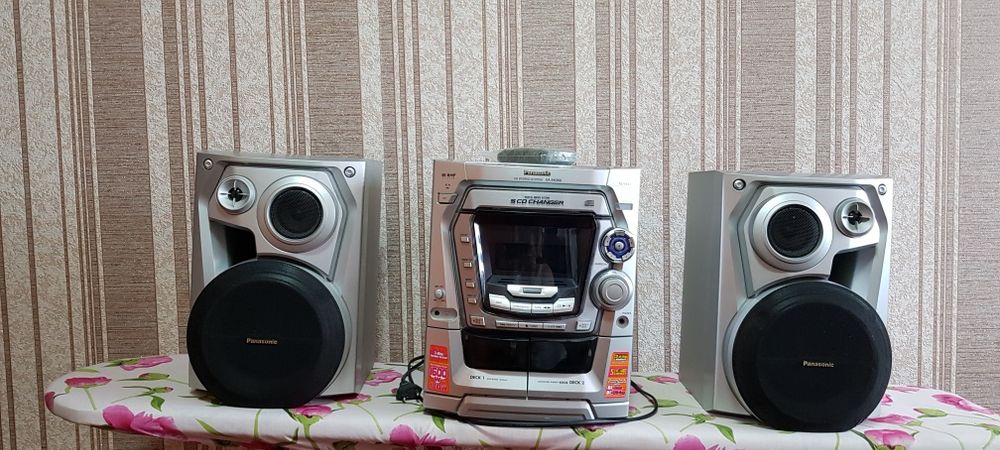 Музыкальный центр Panasonic в идеальном состоянии