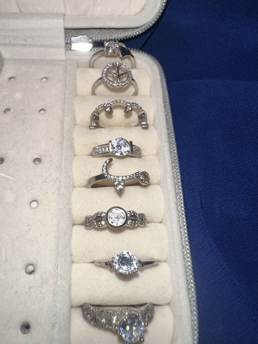 Серебрянные кольца продам срочно