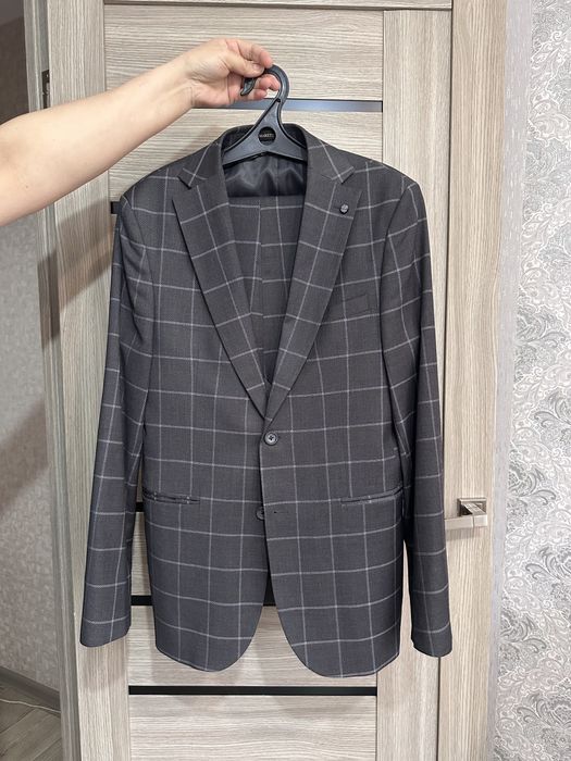 Мужские костюмы