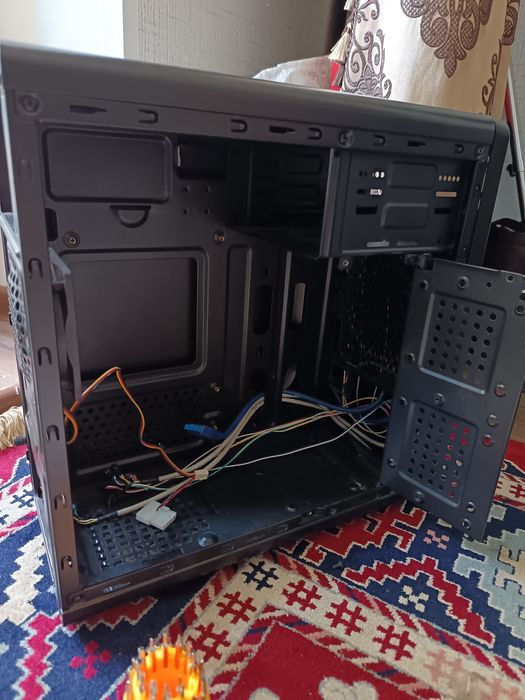 Продам корпус aerocool cs-182