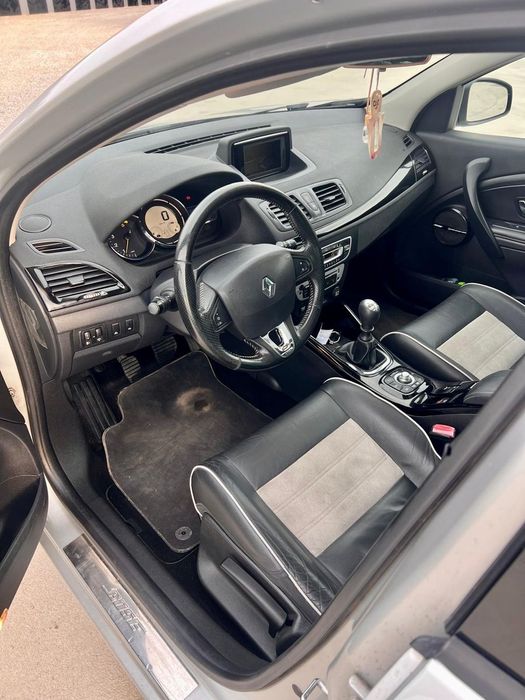 Renault Megane RENAULT MEGANE GRANDTOUR 1.5dci BOSE EDITION 110 aproape full option