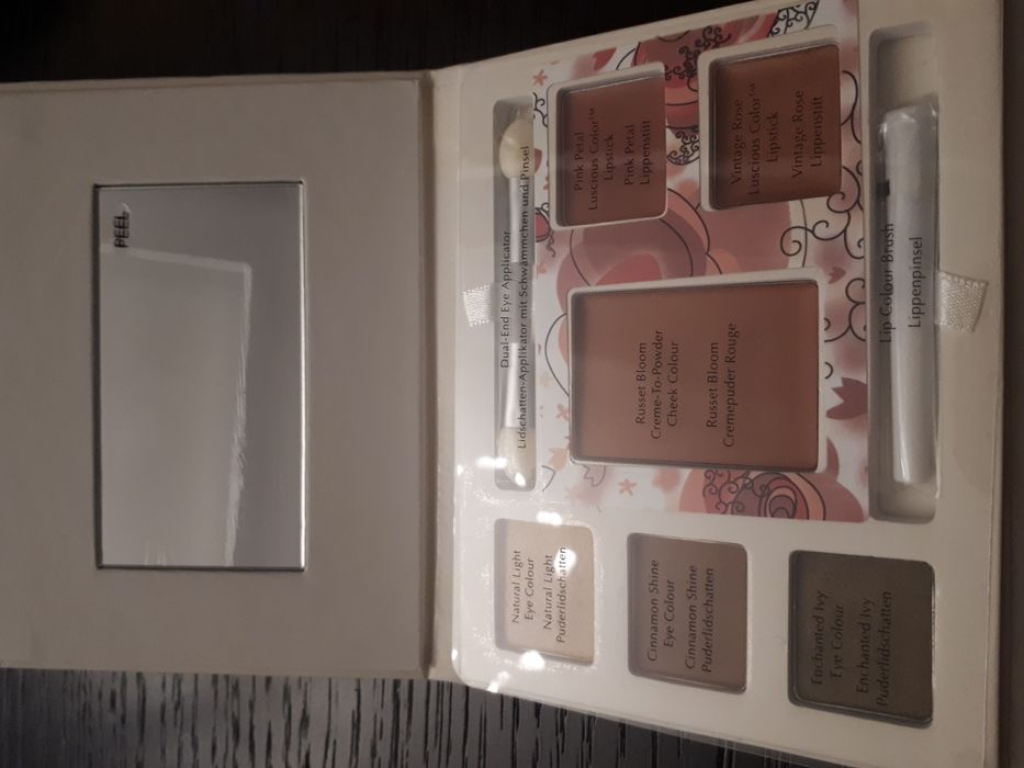 Продам  палетку теней