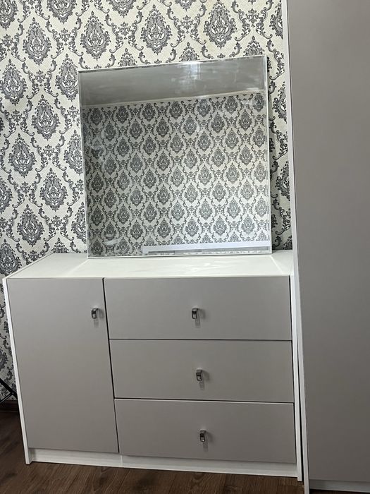 Продам спальный гарнитур