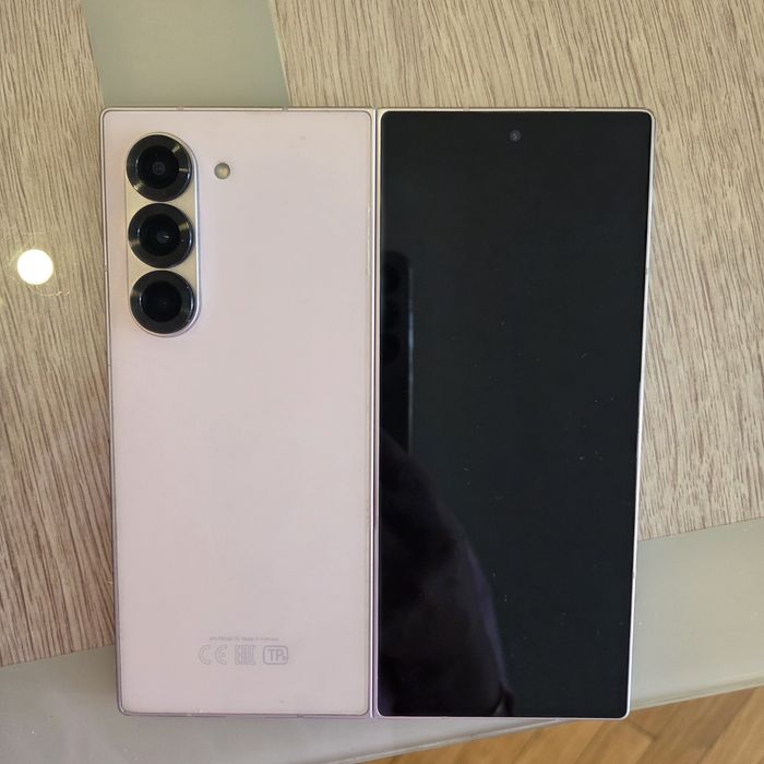 Samsung galaxy Z Fold 6