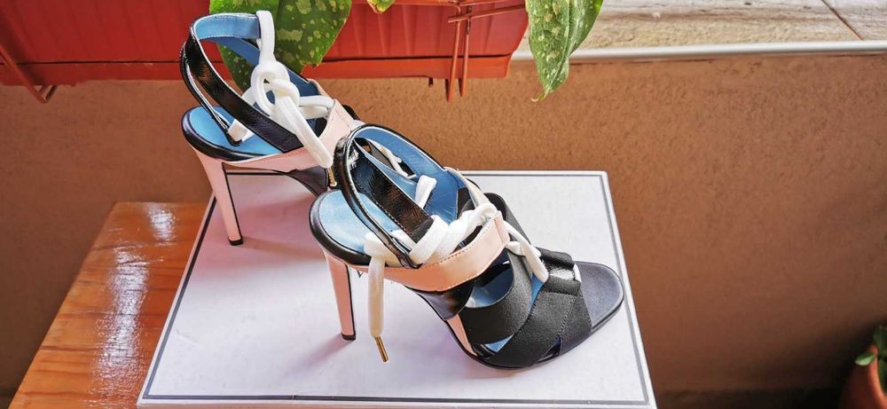 Оригинални маркови дамски сандали VIONNET - 36 номер