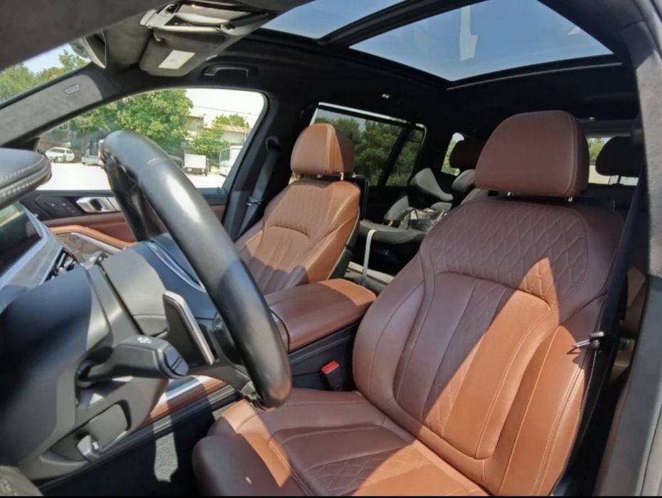 BMW   X7    M40i