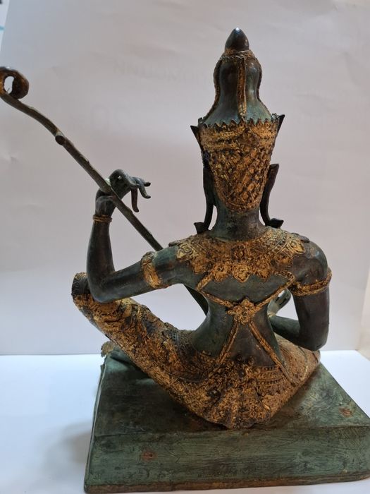 Бронзова позлатена статуетка на богинята Сарасвати