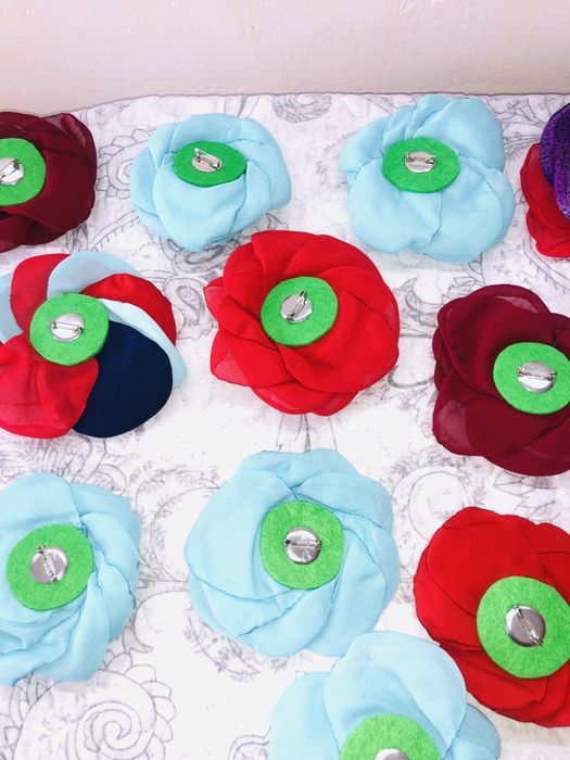 Брошки продам