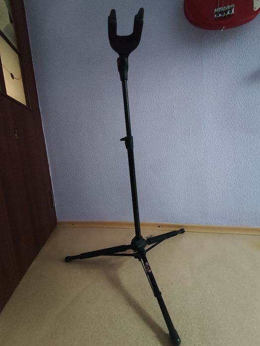 Продаю стойку для гитары