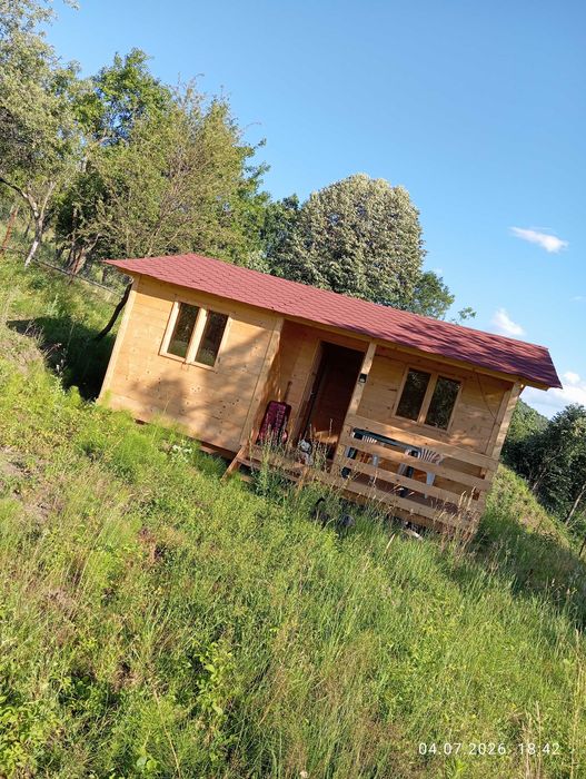 Teren intravilan 1.000 mp+Cabană Noua+Asfalt+Utilitati, panoramă Superbă spre Munți, altitudine 600 m, liniste absoluta, Daesti, Vâlcea