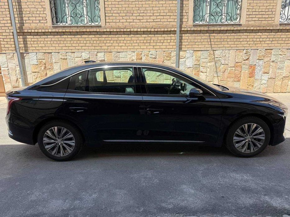 Hongqi EQM-5 500km full