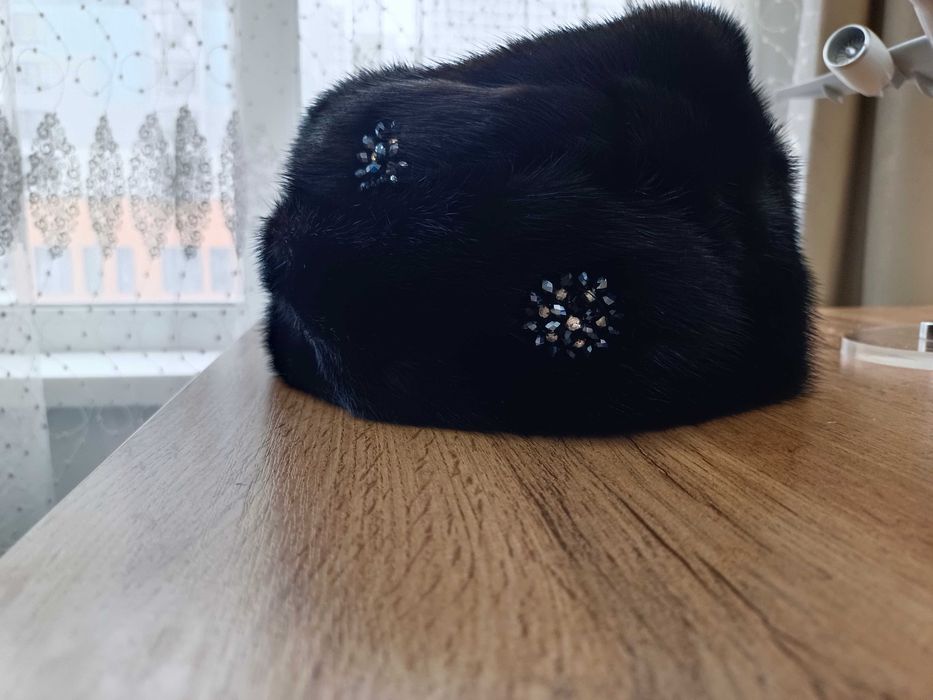 Женская норковая шапка