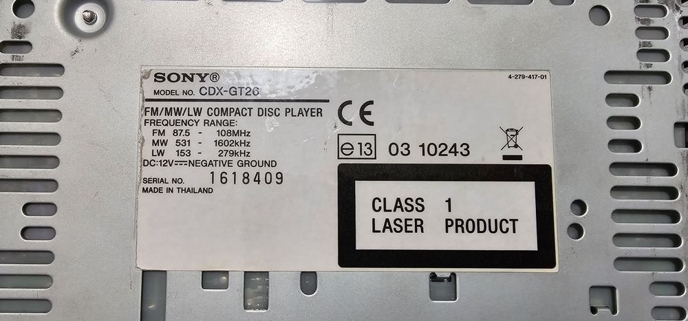 Vând Sony CDX GT26
