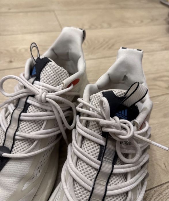 Adidas Alphaboost v1