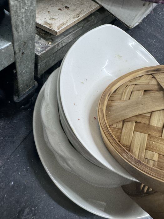 Тарелки. Супницы. Мантоварка