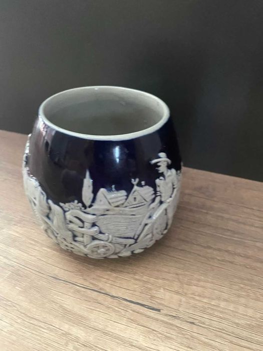 Винтиж чаша от Германия с дизайн на фермер