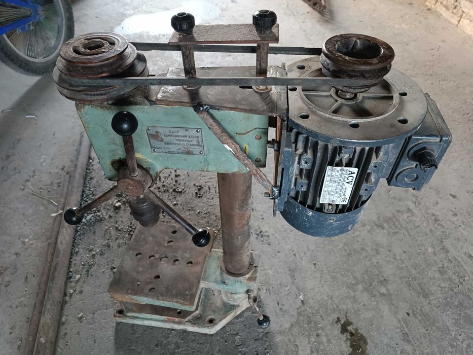 Sverlenniy stanok sotiladi