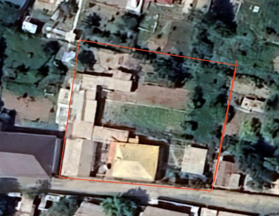 Дом с участком г.Чирчик (газ+свет,участок) от собственника)