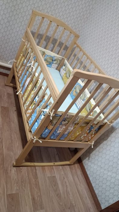 Продам детскую кроватку
