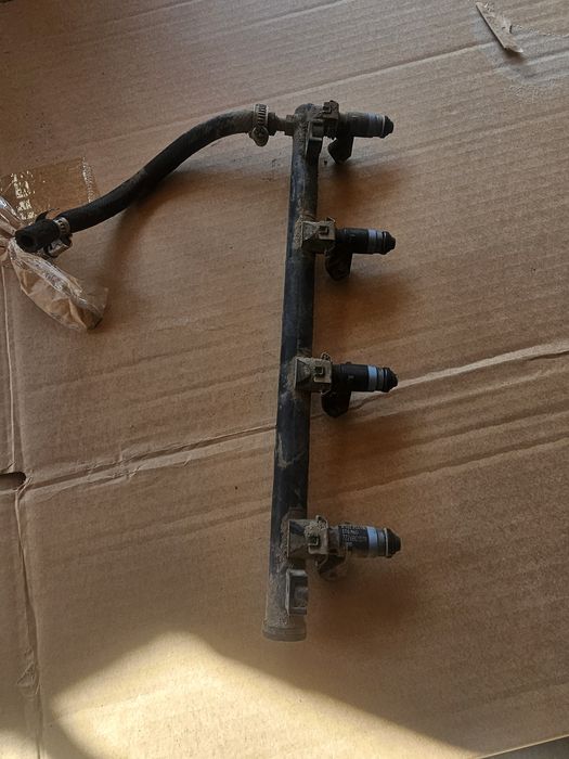 Rampa plus injectoare Dacia Duster 1.6 2014, 8200139674