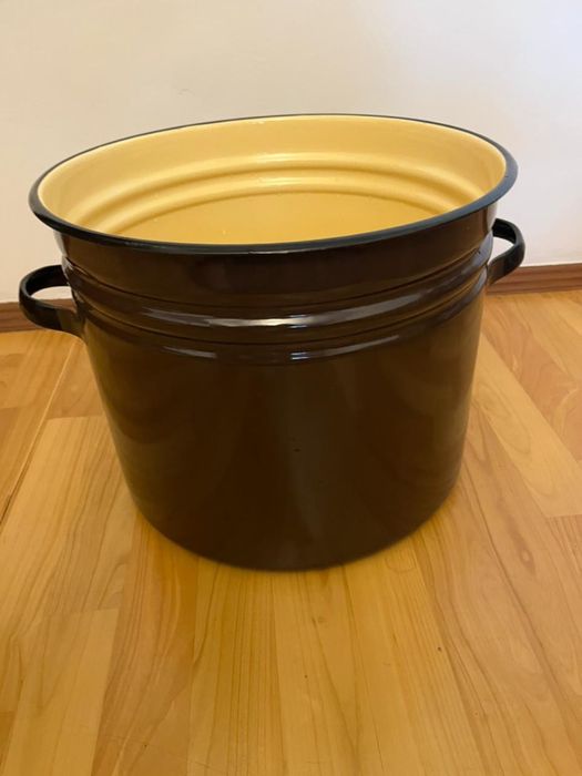 Эмалированнная кастрюля