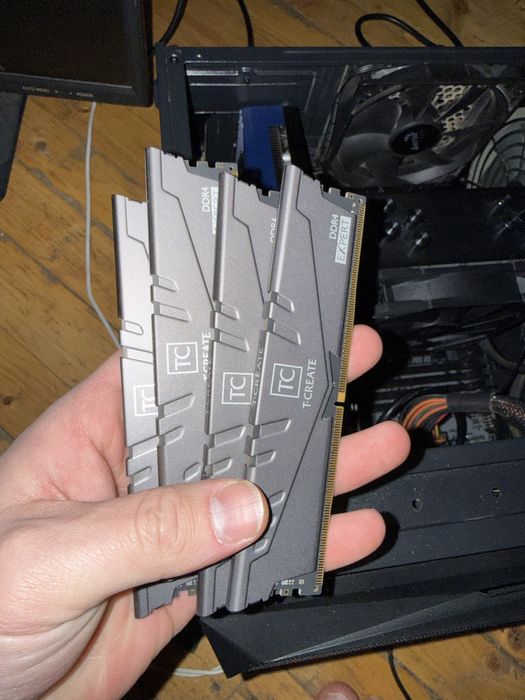 ddr4 3200mhz 32 gb 4*8 gb  как новые коробка все есть