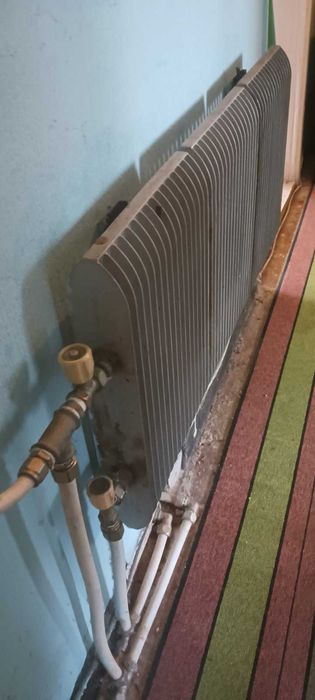 Котел на дърва с цирколационна помпа и радиатори