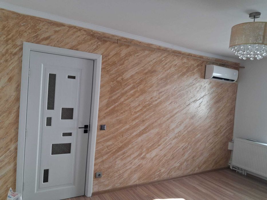 Vând apartament în Craiovița Nouă