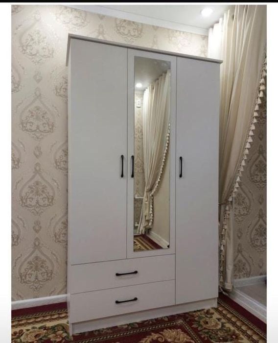 Мебел со склада..