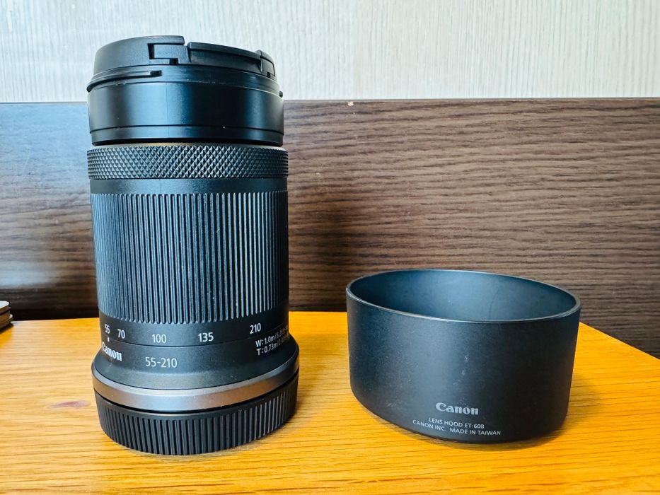 Canon RF-S 55-210mm F5-7.1 IS STM 
Obiectivul arată și f