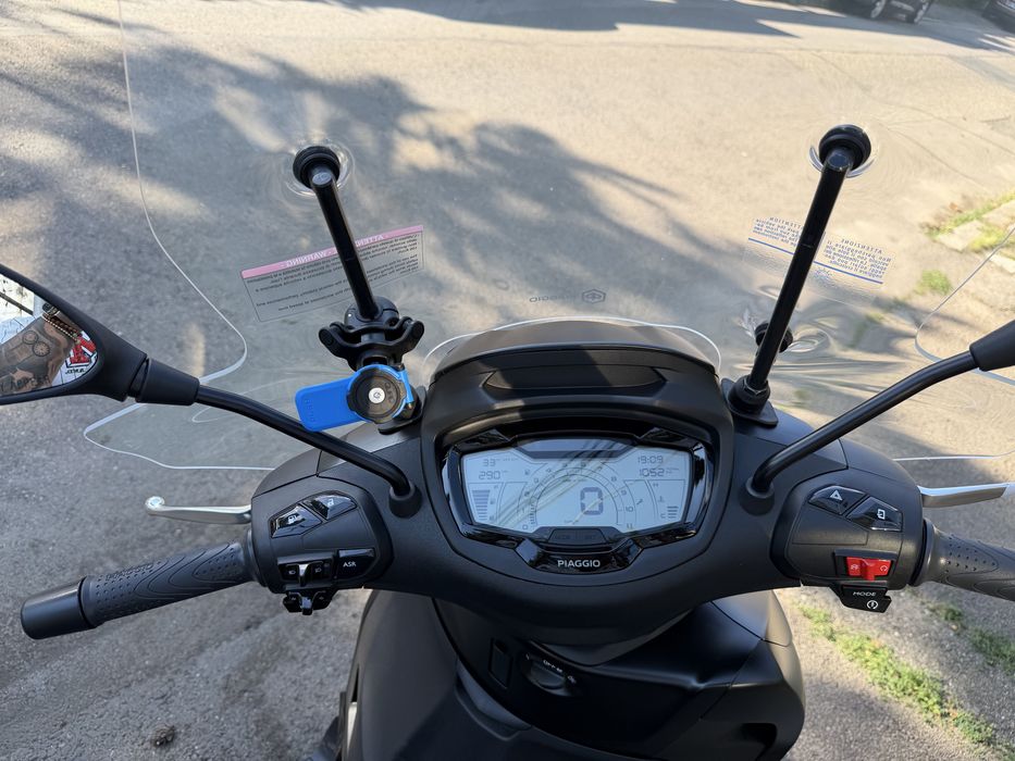 Piaggio Beverly 300 Deep Black Euro 5 – 2024 | Stare NOUĂ | 1.025 km
