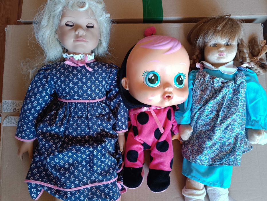 Стари порцеланови кукли