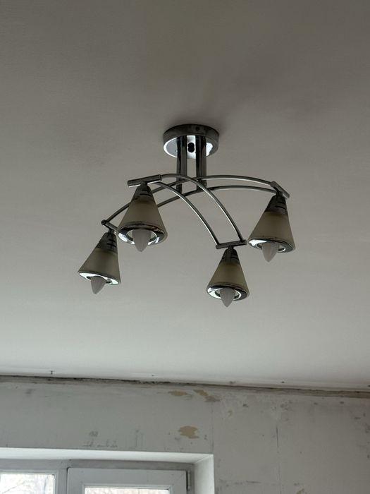 Продам люстры потолочные