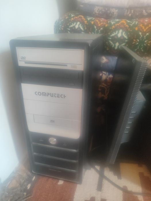 Eski stol kompyuteri 50ming
