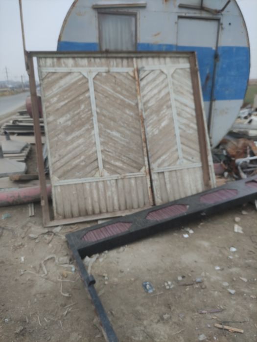 B/u Darvozalar sotiladi 2.4m X 2.4m. 7-mikr.tarafda