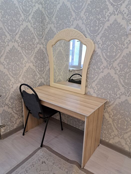 Продается шкаф буфет(витрина)