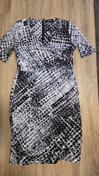 Рокля DKNY размер 38, М