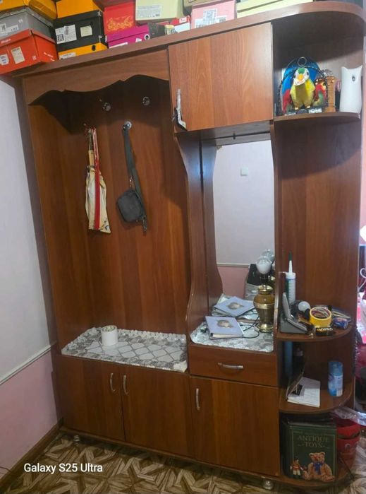 Продаётся прихожая