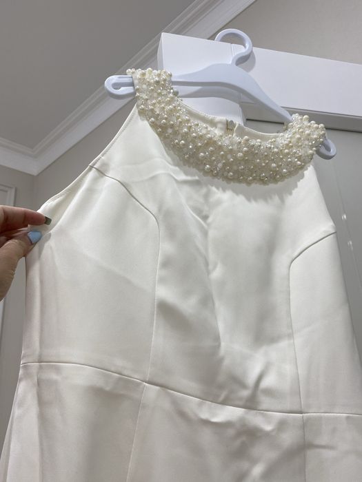 Платье нарядное цвет айвори