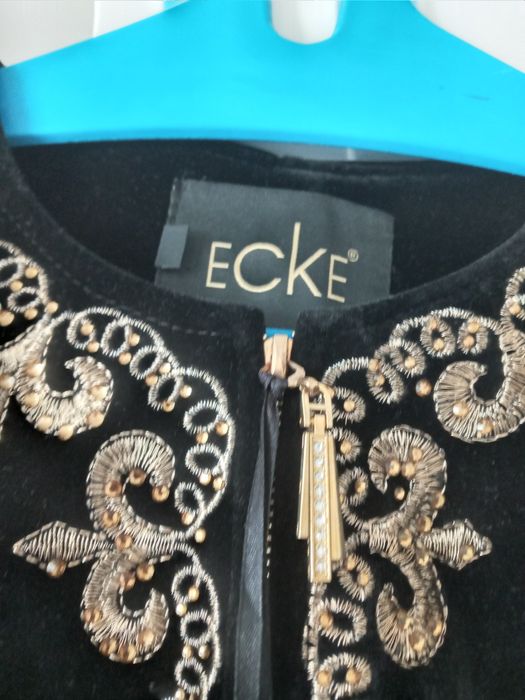 Бархатная куртка в казахском стиле