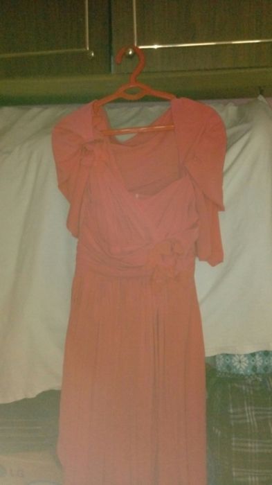 Платья вечерние