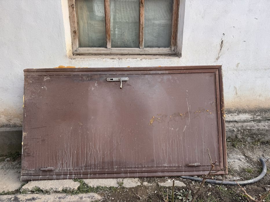 Есік (Дверь) ……….