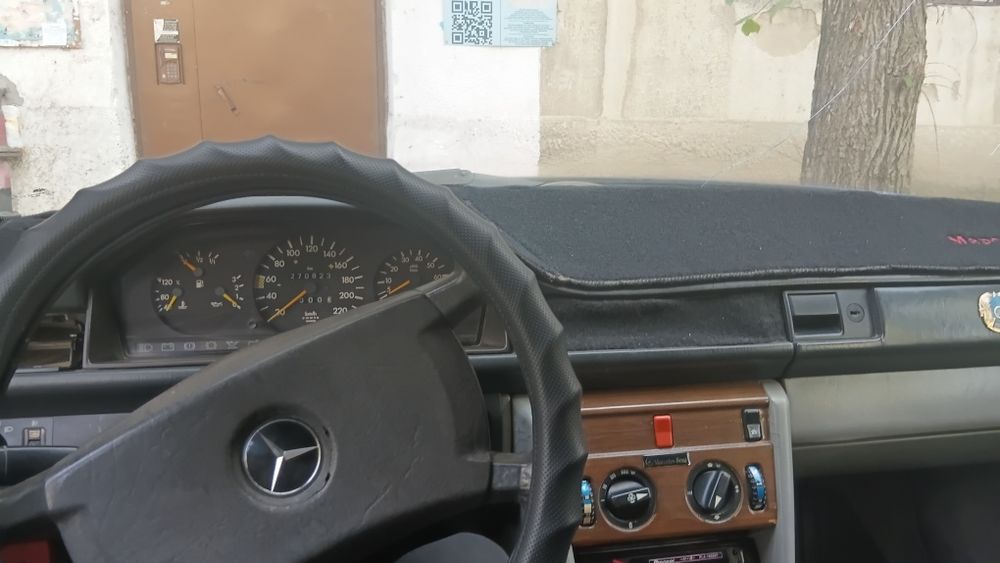 Продам мерседес 124