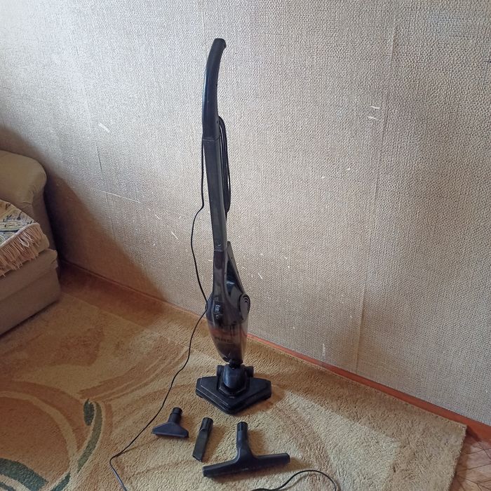 Продам вертикальный пылесос