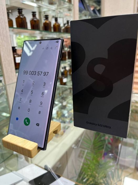 Samsung S22 Ultra xotirasi 12/256GB